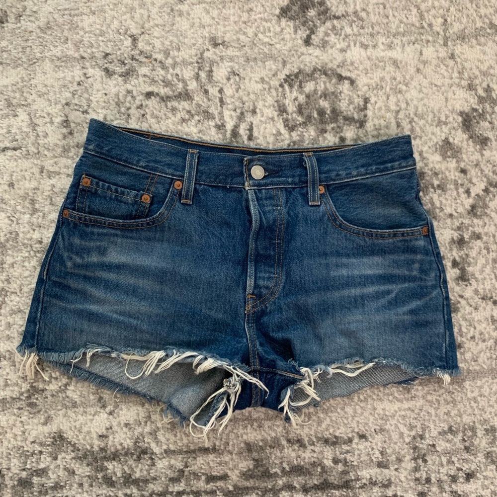 Levi 501 shorts size 28 in Indigo Avenue